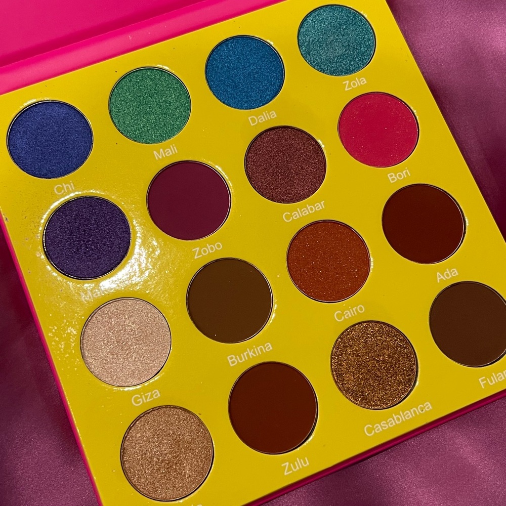 JUVIA’S PLACE The Masquerade Eyeshadow Palette